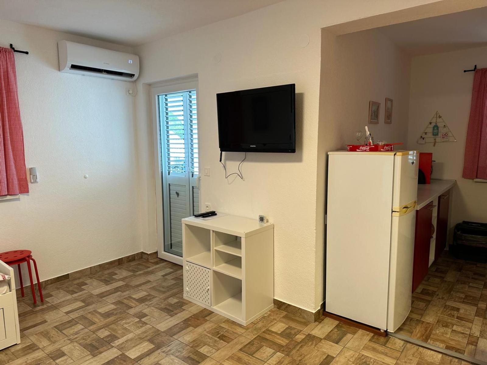 Apartments "Laci" 克尔克 外观 照片